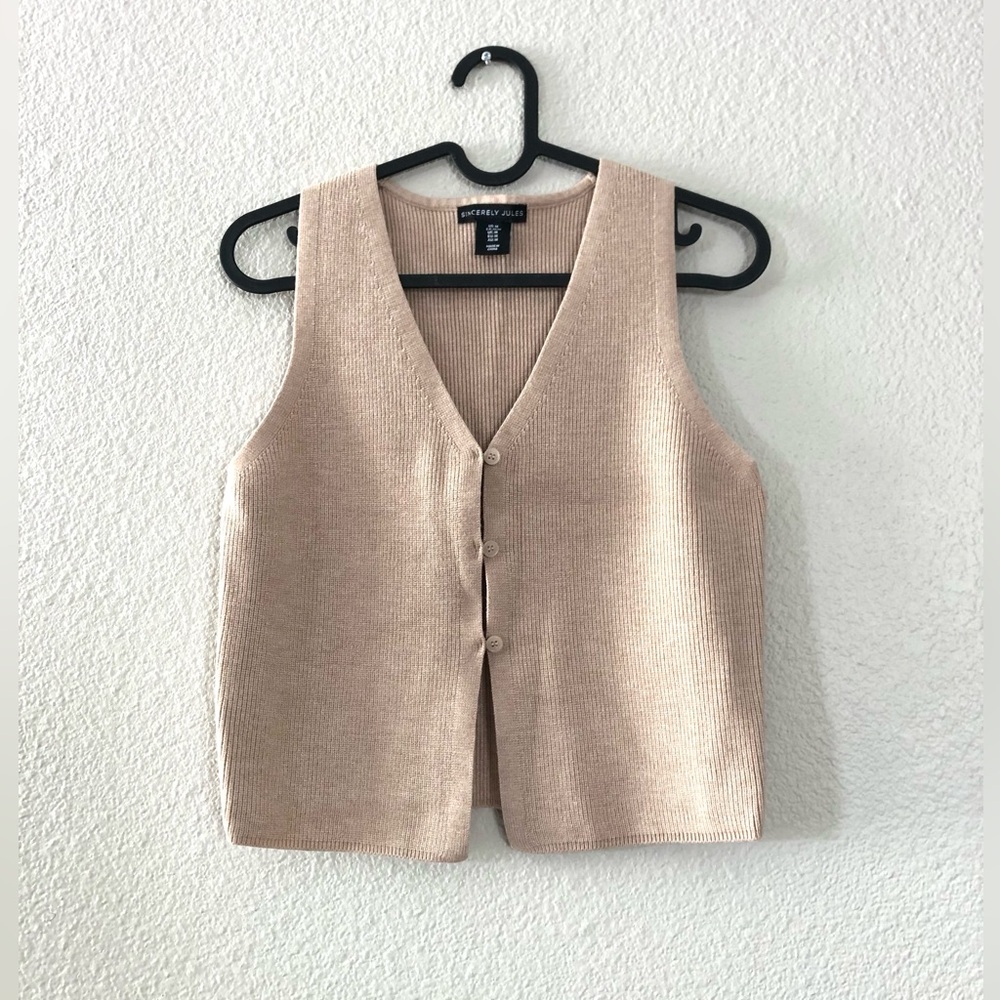NWOT Sincerely Jules Taupe Ribbed Knit Vest